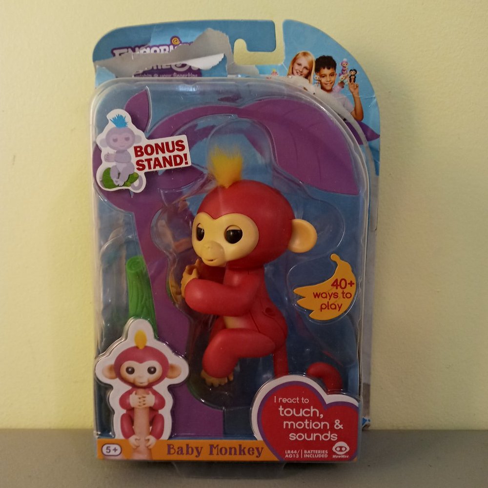 Fingerlings Interactive Pink Baby Monkey Bella by WowWee